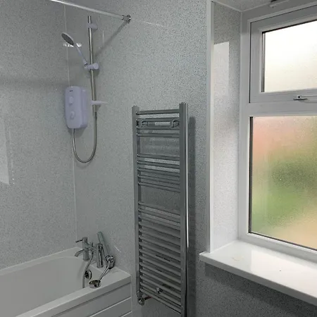 13 Langdale Gardens, Headingley Ls6 3hb Holiday home