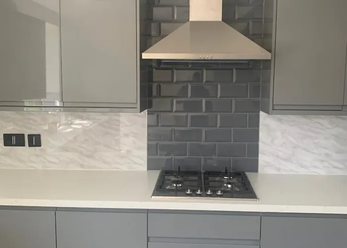 13 Langdale Gardens, Headingley Ls6 3hb *